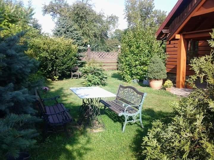 Agroturystyka W Ogrodach Sanok Ngoại thất bức ảnh
